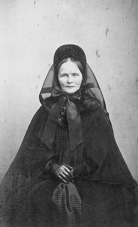 Mysterious woman in Black ghost children Charfield Gloucestershire